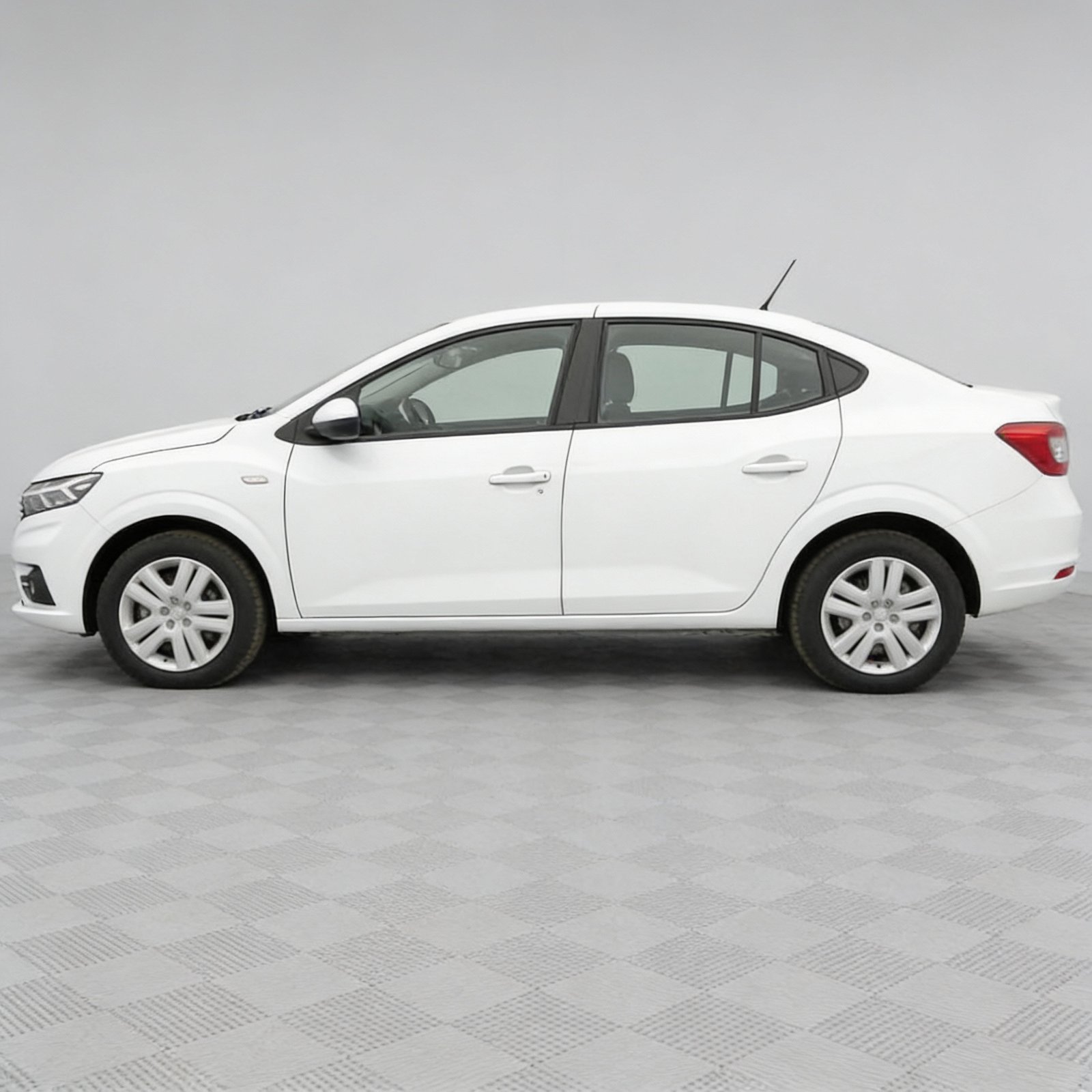 Dacia Logan Essence - Image 2